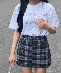 シンプルグラフィックデザインTシャツ