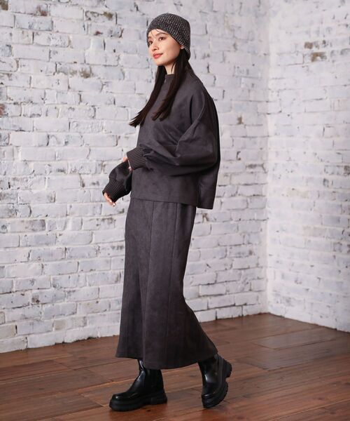 ELENCARE DUE（エレンカーレデュエ）の「・ELENCARE DUE エンボスプルオーバー（Tシャツ/カットソー・レディース・ライトグレー/チャコールグレー/アイボリー/グレイッシュベージュ・FREE）」の16枚目の写真