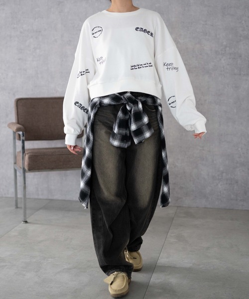 WEGO（ウィゴー）の「WEGO/スクリブルグラフィックスウェット（スウェット・レディース・ホワイト/ブラック・FREE）」の5枚目の写真