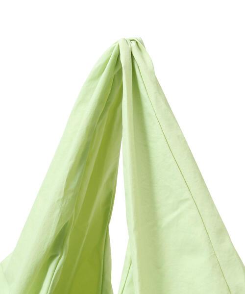 FREE'S MART（フリーズマート）の「◆くしゅリボントート（トートバッグ・レディース・ブラック/ライトグリーン・ﾌﾘ-）」の8枚目の写真