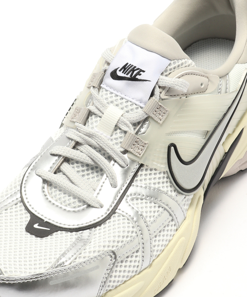 NIKE(ナイキ)の「【NIKE/ ナイキ】V2K ラン(スニーカー・メンズ・シルバー・26cm/27cm/28cm)」の6枚目の写真