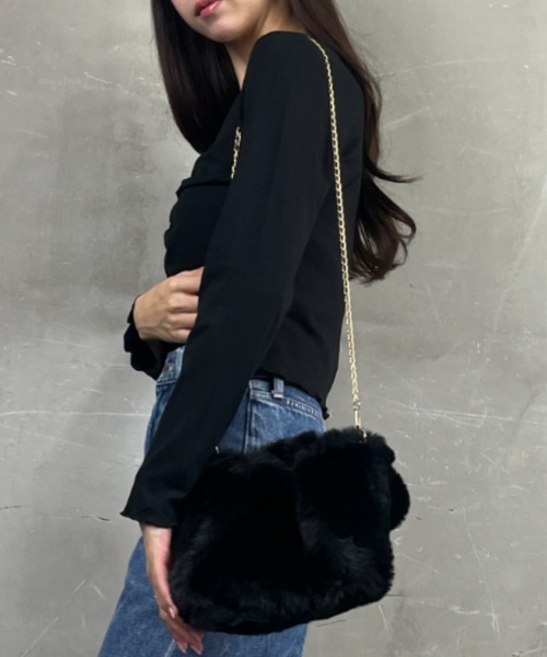 tolene(トレネ)の「フェイクファー ミニバッグ チェーンストラップ 2way ハンドバッグ ショルダーバッグ(ハンドバッグ・レディース・ホワイト/ベージュ/ブラック・ONE SIZE)」の12枚目の写真
