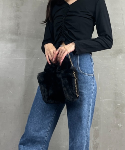 tolene(トレネ)の「フェイクファー ミニバッグ チェーンストラップ 2way ハンドバッグ ショルダーバッグ(ハンドバッグ・レディース・ホワイト/ベージュ/ブラック・ONE SIZE)」の14枚目の写真