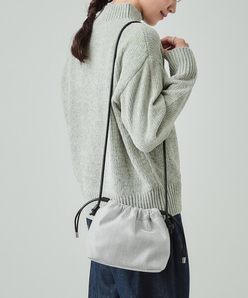 SHOO・LA・RUE（シューラルー）の「◆スパンコール巾着ショルダーバッグ（ショルダーバッグ・レディース・シルバー/シルバー系3/ブラック・00）」の4枚目の写真