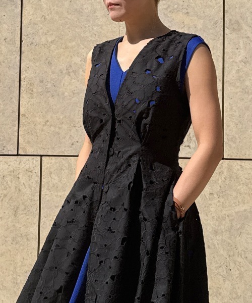 JENNE（ジェンヌ）の「ラグジュアリーレースジレ（その他トップス・レディース・ベージュ/ブラック/ホワイト・SMALL/MEDIUM/LARGE）」の8枚目の写真