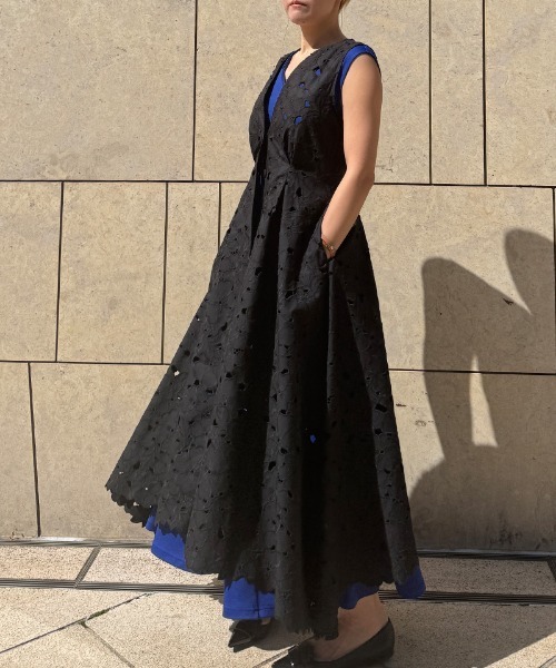 JENNE（ジェンヌ）の「ラグジュアリーレースジレ（その他トップス・レディース・ベージュ/ブラック/ホワイト・SMALL/MEDIUM/LARGE）」の11枚目の写真