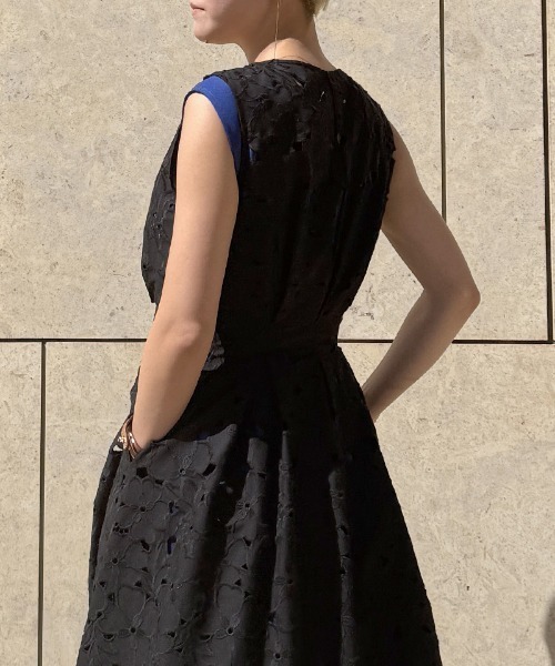 JENNE（ジェンヌ）の「ラグジュアリーレースジレ（その他トップス・レディース・ベージュ/ブラック/ホワイト・SMALL/MEDIUM/LARGE）」の13枚目の写真