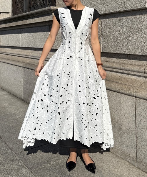 JENNE（ジェンヌ）の「ラグジュアリーレースジレ（その他トップス・レディース・ベージュ/ブラック/ホワイト・SMALL/MEDIUM/LARGE）」の17枚目の写真