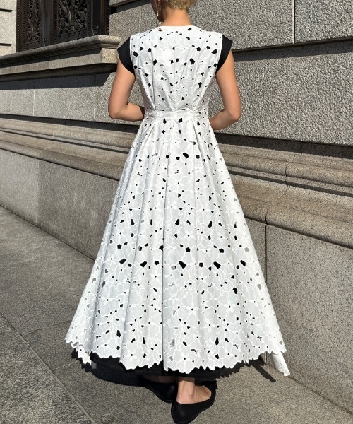 JENNE（ジェンヌ）の「ラグジュアリーレースジレ（その他トップス・レディース・ベージュ/ブラック/ホワイト・SMALL/MEDIUM/LARGE）」の18枚目の写真