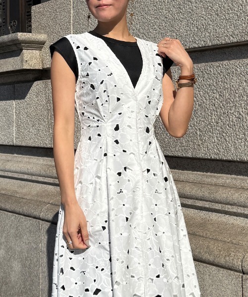 JENNE（ジェンヌ）の「ラグジュアリーレースジレ（その他トップス・レディース・ベージュ/ブラック/ホワイト・SMALL/MEDIUM/LARGE）」の19枚目の写真