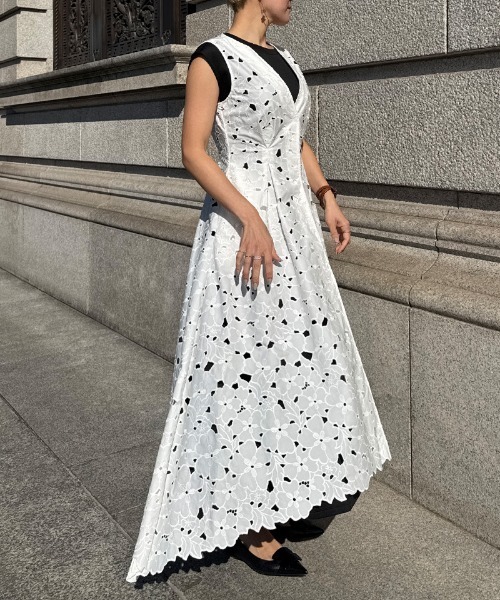 JENNE（ジェンヌ）の「ラグジュアリーレースジレ（その他トップス・レディース・ベージュ/ブラック/ホワイト・SMALL/MEDIUM/LARGE）」の22枚目の写真