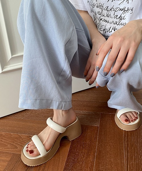 CUSHIONAIRE レディース スレートフェイクウッドサンダル + 低