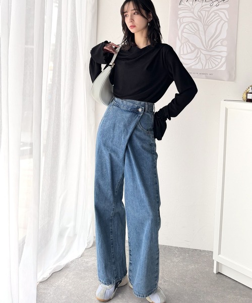 classicalelf(クラシカルエルフ)の「大人の魅力と甘さを兼ね備えた。キャンディースリーブオフショルダードレープネックリブトップス(長袖)(Tシャツ/カットソー・レディース・チャコール/ブラック/アイボリー・LARGE/MEDIUM/SMALL/X-LARGE)」の22枚目の写真