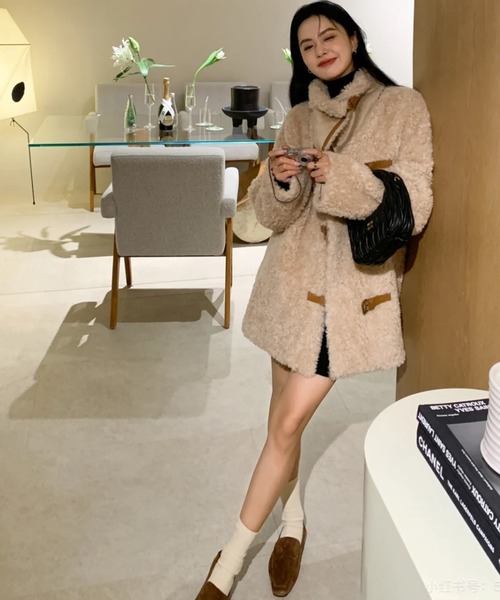 DIAVEL（ディアベル）の「キルディング裏地ファーコート（その他アウター・レディース・ベージュ/ブラウン・M）」の9枚目の写真