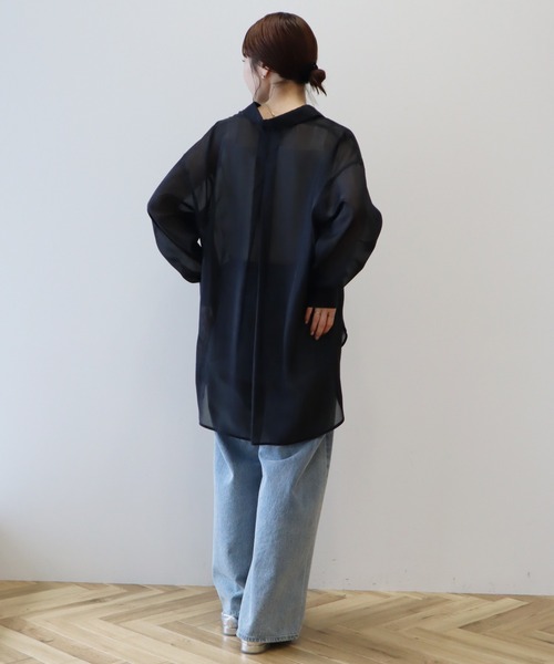 earth music&ecology（アースミュージックアンドエコロジー）の「【WEB限定】シアーシャツ（シャツ/ブラウス・レディース・ブルー/ストライプ/オフホワイト/ブラック・FREE）」の13枚目の写真