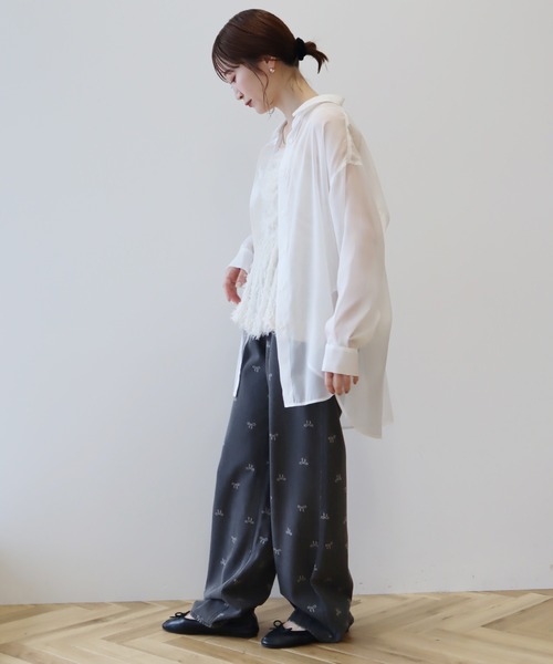 earth music&ecology（アースミュージックアンドエコロジー）の「【WEB限定】シアーシャツ（シャツ/ブラウス・レディース・ブルー/ストライプ/オフホワイト/ブラック・FREE）」の20枚目の写真