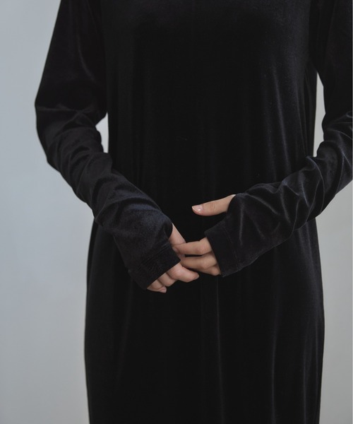 feepur（フェピュール）の「【TALL/２Tサイズあり】ベロアロングワンピース（ワンピース・レディース・グレー/ブラック/ブラウン・TALL/2T/MEDIUM/SMALL）」の10枚目の写真