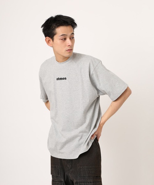 atmos(アトモス)の「atmos Embroidery Classic Logo T-shirt / アトモス エンブロイダリー クラシックロゴ Tシャツ(Tシャツ/カットソー・メンズ・ブラック/グレー/ホワイト・M/L/XL)」の3枚目の写真