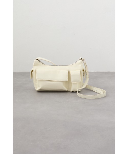 AZUL by moussy(アズールバイマウジー)の「アウトポケットワンハンドルバッグ(ショルダーバッグ・レディース・アイボリー/ブラック・FREE)」の16枚目の写真