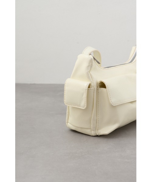 AZUL by moussy(アズールバイマウジー)の「アウトポケットワンハンドルバッグ(ショルダーバッグ・レディース・アイボリー/ブラック・FREE)」の12枚目の写真