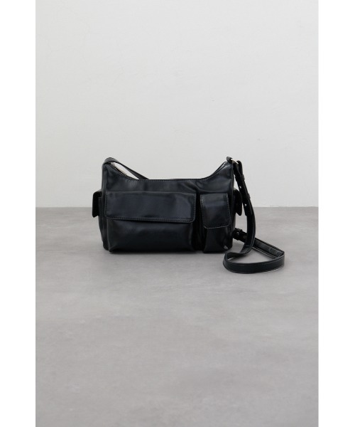 AZUL by moussy(アズールバイマウジー)の「アウトポケットワンハンドルバッグ(ショルダーバッグ・レディース・アイボリー/ブラック・FREE)」の9枚目の写真