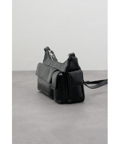 AZUL by moussy(アズールバイマウジー)の「アウトポケットワンハンドルバッグ(ショルダーバッグ・レディース・アイボリー/ブラック・FREE)」の8枚目の写真
