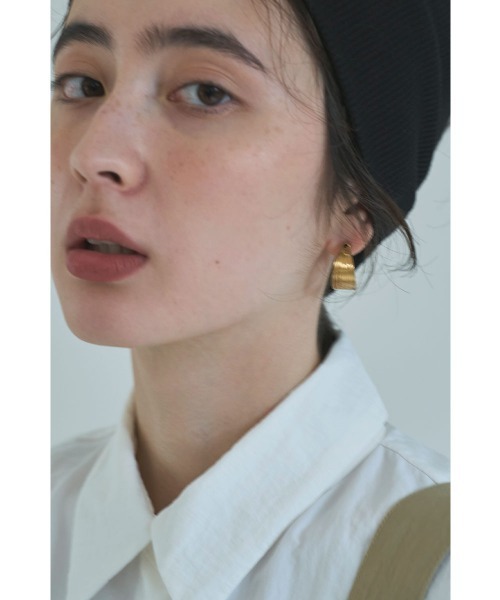 marjour（マージュール）の「SLIM LINE HOOP PIERCE（ピアス（両耳用）・レディース・ゴールド/シルバー・FREE）」の13枚目の写真