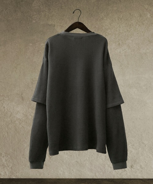 tシャツ PIGMENT DYE DENIM PATCH LONG SLEEVE TEE レディース メンズ セール】【SWAGVIBE】Fake Layered Logo Pigment Dye Waffle