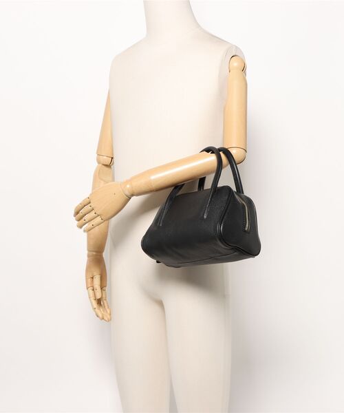 AULENTTI(オウレンティ)の「【AULENTTI/オウレンティ】レザーショルダーバッグ ショルダーバッグ(ショルダーバッグ・レディース・ライトベージュ/ブラック・FREE)」の6枚目の写真
