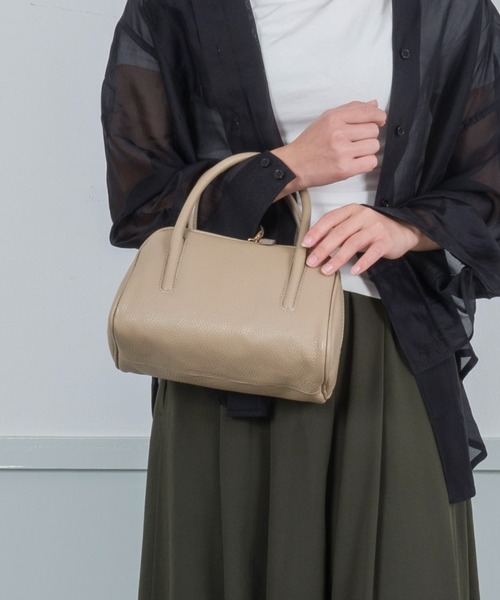 AULENTTI/オウレンティ】レザーショルダーバッグ