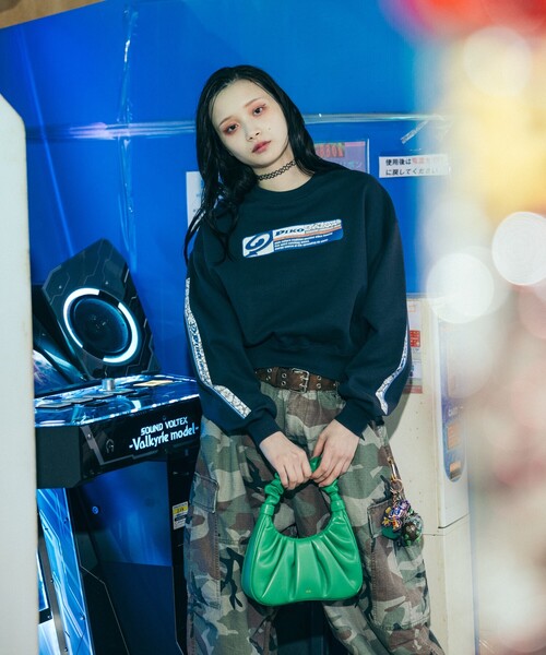 FREAK'S STORE(フリークスストア)の「PIKO × FREAK'S STORE/ピコ 別注 スクエアロゴ クルーネックスウェット(スウェット・レディース・チャコール/ナチュラル/レッド・フリ-)」の2枚目の写真