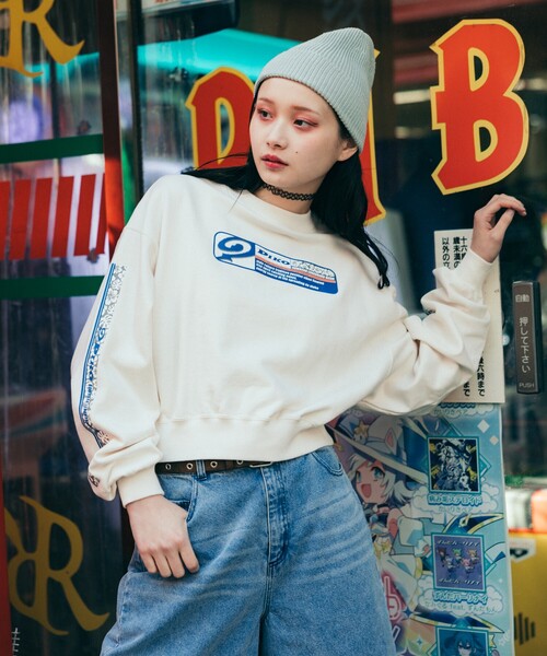 FREAK'S STORE(フリークスストア)の「PIKO × FREAK'S STORE/ピコ 別注 スクエアロゴ クルーネックスウェット(スウェット・レディース・チャコール/ナチュラル/レッド・フリ-)」の4枚目の写真