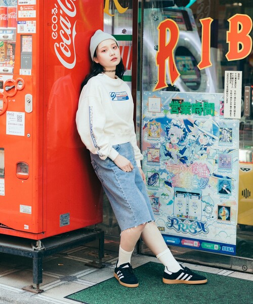 FREAK'S STORE(フリークスストア)の「PIKO × FREAK'S STORE/ピコ 別注 スクエアロゴ クルーネックスウェット(スウェット・レディース・チャコール/ナチュラル/レッド・フリ-)」の8枚目の写真