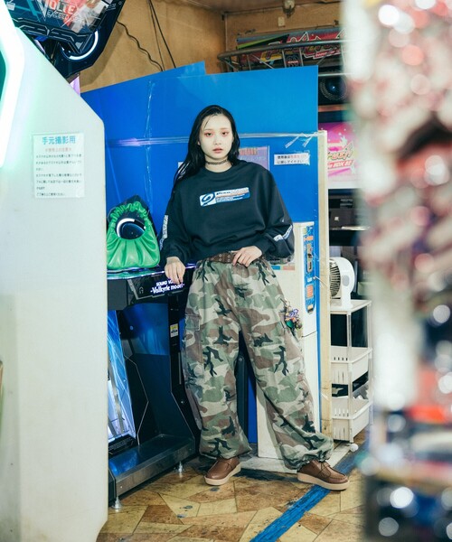 FREAK'S STORE(フリークスストア)の「PIKO × FREAK'S STORE/ピコ 別注 スクエアロゴ クルーネックスウェット(スウェット・レディース・チャコール/ナチュラル/レッド・フリ-)」の12枚目の写真