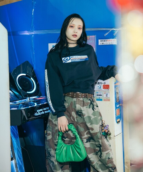 FREAK'S STORE(フリークスストア)の「PIKO × FREAK'S STORE/ピコ 別注 スクエアロゴ クルーネックスウェット(スウェット・レディース・チャコール/ナチュラル/レッド・フリ-)」の18枚目の写真