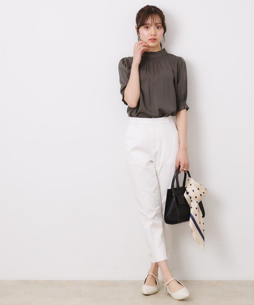 couture brooch（クチュールブローチ）の「【SS～LLサイズ・二の腕カバー・通勤】RTピケシャーリングブラウス（シャツ/ブラウス・レディース・アイボリー/ダークグレー/サンドベージュ・36/38/40/34/42）」の20枚目の写真