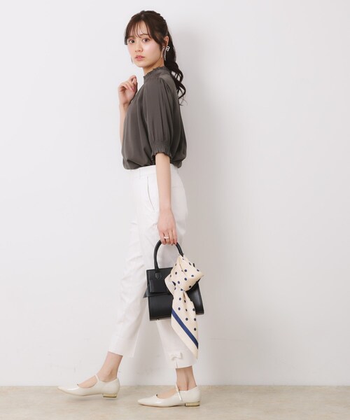 couture brooch（クチュールブローチ）の「【SS～LLサイズ・二の腕カバー・通勤】RTピケシャーリングブラウス（シャツ/ブラウス・レディース・アイボリー/ダークグレー/サンドベージュ・36/38/40/34/42）」の21枚目の写真