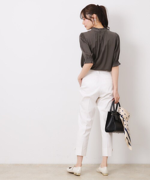 couture brooch（クチュールブローチ）の「【SS～LLサイズ・二の腕カバー・通勤】RTピケシャーリングブラウス（シャツ/ブラウス・レディース・アイボリー/ダークグレー/サンドベージュ・36/38/40/34/42）」の22枚目の写真