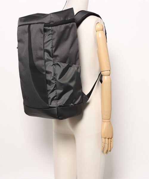 PUMA（プーマ）の「PUMA プーマ ユニセックス プーマ アルティモ ミディアム バックパック 30L（バックパック/リュック・メンズ・ブラック×ホワイト/ブラック系その他・フリー）」の6枚目の写真