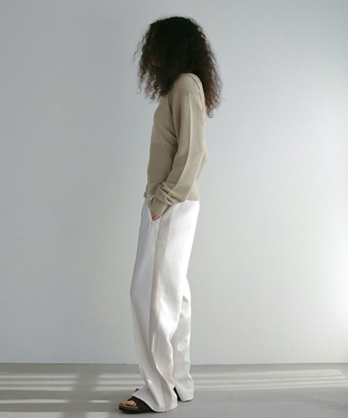 ETRE TOKYO（エトレトウキョウ）の「ブークレサイドラインパンツ