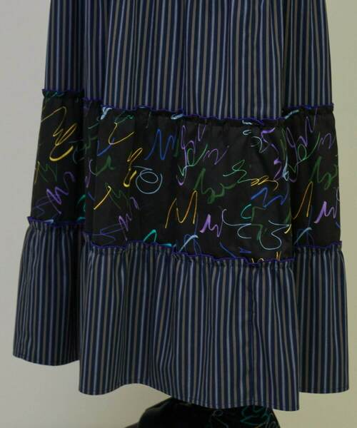 FRAPBOIS（フラボア）の「グラッフィー ティアードスカート（スカート・レディース・ブルー/ブラック・0/1）」の7枚目の写真