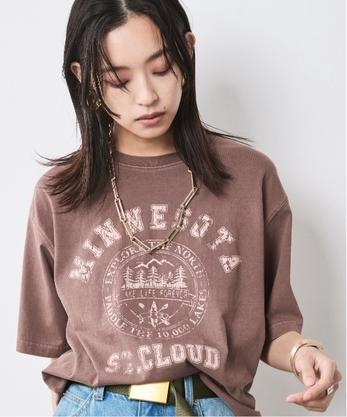 CHIC STYLE（シックスタイル）の「ピグメント染ロゴTシャツ＜大きいサイズ有＞シックスタイル（Tシャツ/カットソー・レディース・サックスブルー/モカ・5L/4L/3L/LL/L/M）」の2枚目の写真