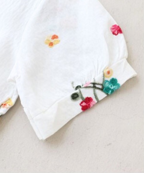 sanpo kuschel(サンポクシェル)の「ポップカラーの花刺繍トップス(シャツ/ブラウス・レディース・ホワイト・FREE)」の16枚目の写真