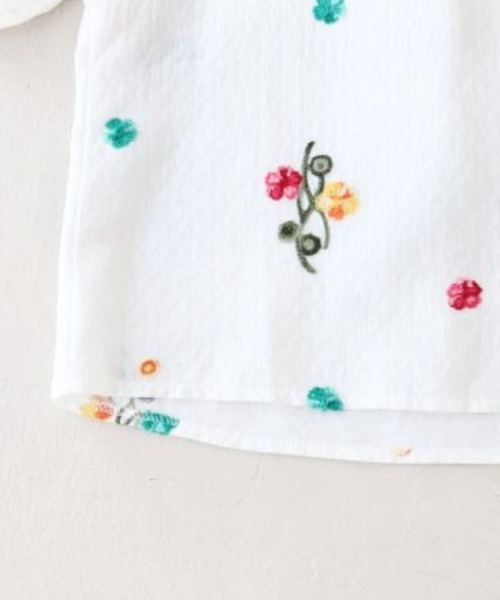 sanpo kuschel(サンポクシェル)の「ポップカラーの花刺繍トップス(シャツ/ブラウス・レディース・ホワイト・FREE)」の17枚目の写真