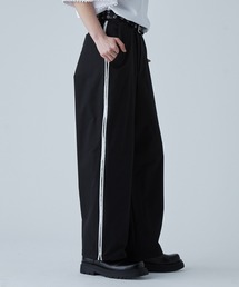 サイドジップラインパンツ トラックパンツ ジップアップ」に該当する