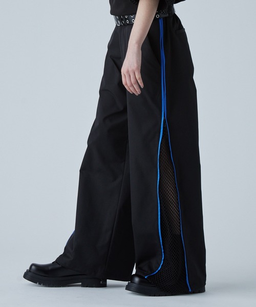 VELNUS(ベルナス)の「【VELNUS】Side zip bicolor design mesh loose nylon track pants/サイドジップバイカラーデザイン メッシュルーズナイロントラックパンツ【セットアップ対応】(その他パンツ・メンズ・ブラック/ブラック系・L/M/S)」の9枚目の写真
