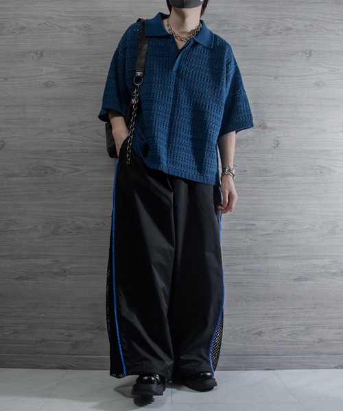 VELNUS(ベルナス)の「【VELNUS】Side zip bicolor design mesh loose nylon track pants/サイドジップバイカラーデザイン メッシュルーズナイロントラックパンツ【セットアップ対応】(その他パンツ・メンズ・ブラック/ブラック系・L/M/S)」の4枚目の写真