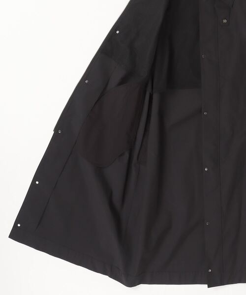 JNBY(ジェーエヌビーワイ)の「Airflow Relax Trench / リラックストレンチコート(トレンチコート・レディース・ベージュ/ブラック・36)」の11枚目の写真