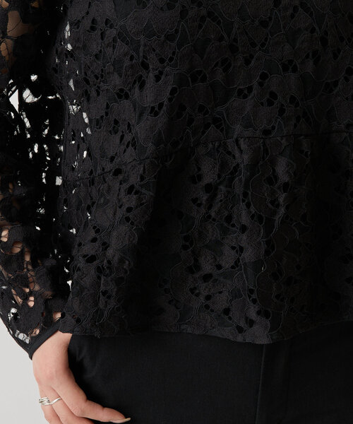 LIVETART(リヴェタート)の「リバーレースクロップドブラウス(シャツ/ブラウス・レディース・ブラック/ホワイト・FREE)」の22枚目の写真