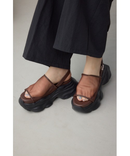 AZUL by moussy（アズールバイマウジー）の「スニーカーソールシアーサンダル 靴（サンダル・レディース・ブラック/ブラウン・SMALL/MEDIUM/LARGE）」の10枚目の写真